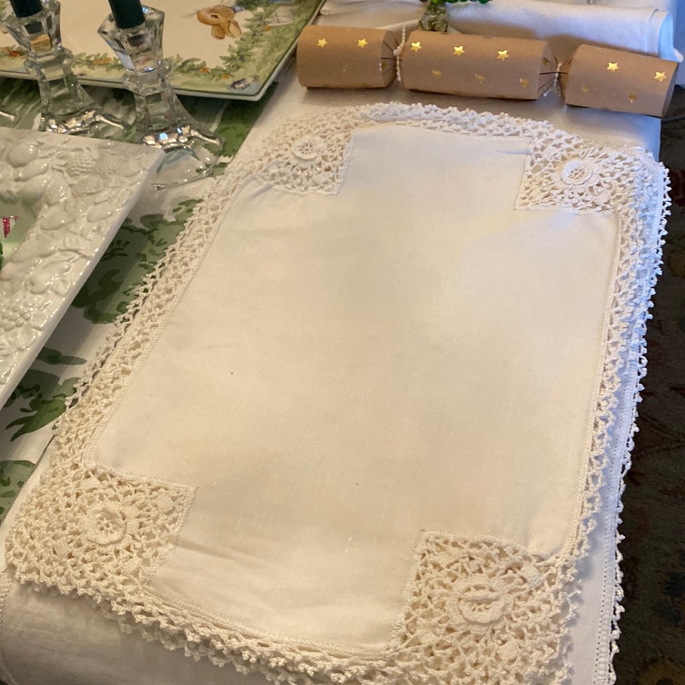 Vintage handmade linen lot/crochet/4 placemats 16”x 12”/1 runner 33” x 12”/1 sq